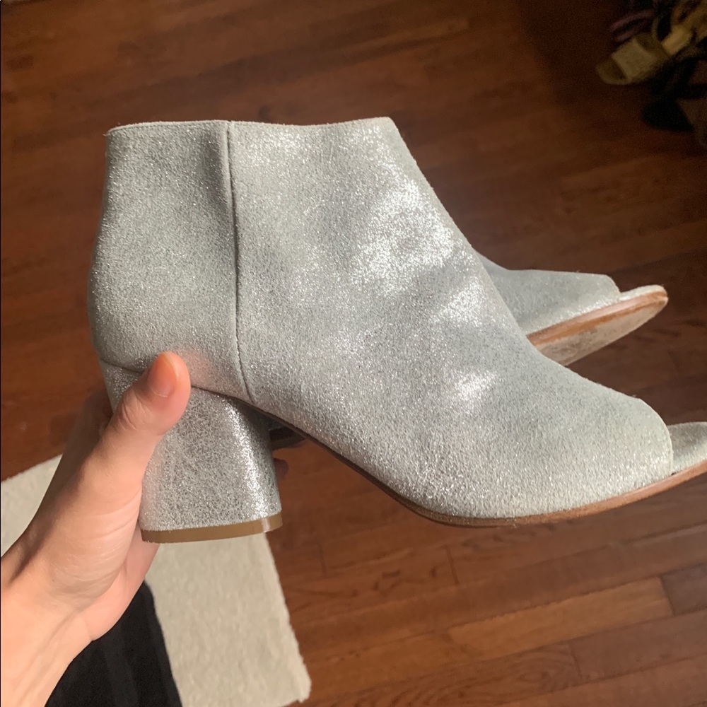 S O L D MAISON MARGIELA LEATHER BOOTIES
